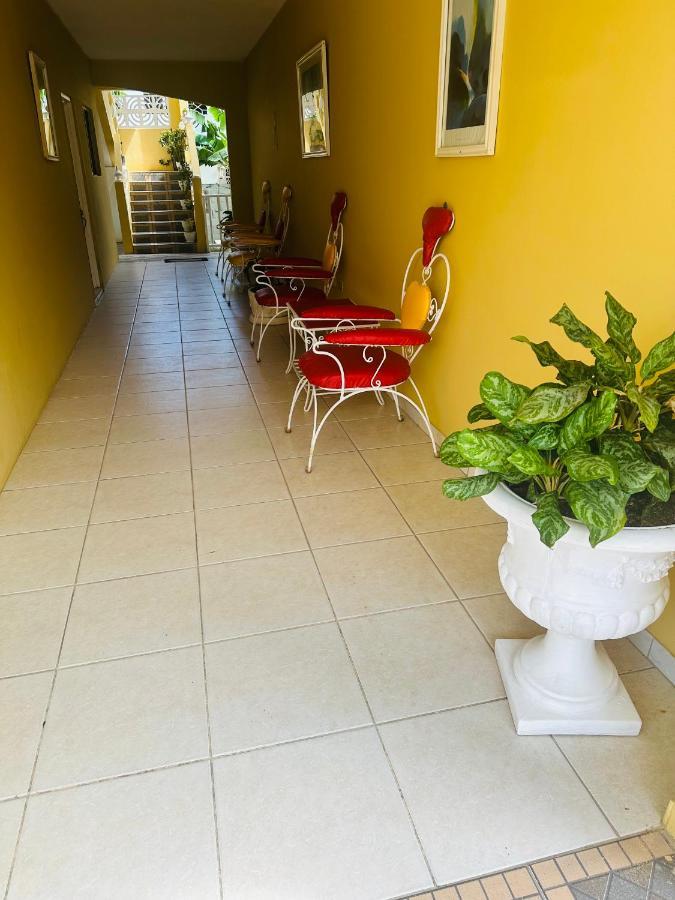 Ferienwohnung Spring Palm Estate Saint Maryʼs Exterior foto