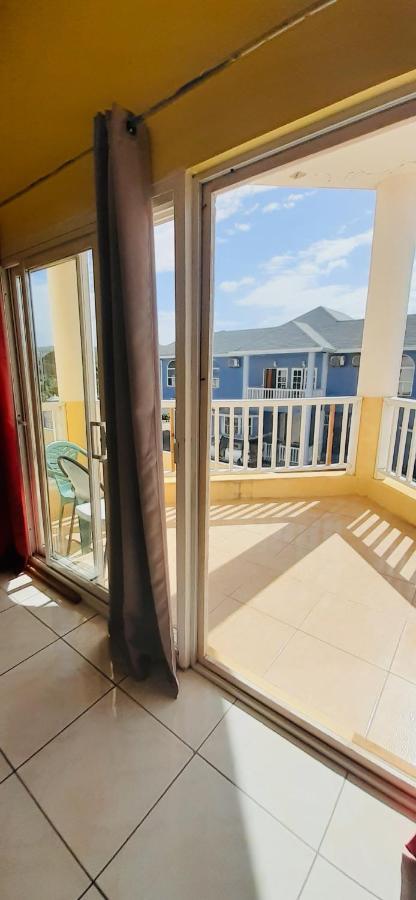 Ferienwohnung Spring Palm Estate Saint Maryʼs Exterior foto